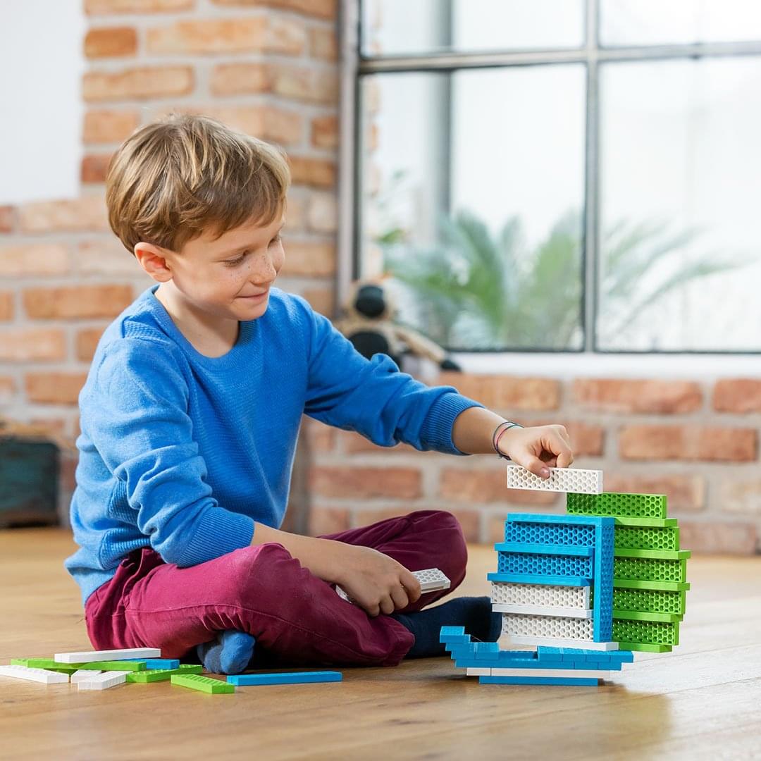 Color combo "Friend Ship" with 40 building blocks